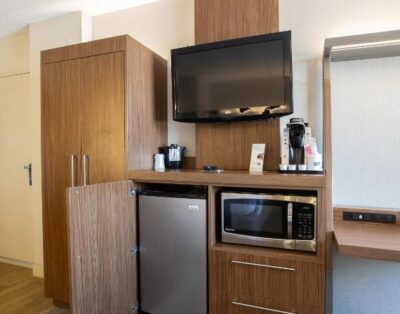 Comfortable 1BR Stay | Pool, WiFi & Scenic Views – Lodges at New Orleans