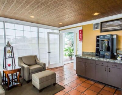 1 King Bed Suite | Pool View, Balcony & WiFi –  Lodges at Cocoa Beach