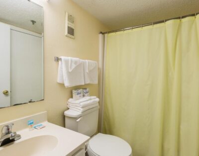 Spacious 2BR Suite | Ocean View, Pool, WiFi – Windy Shores II