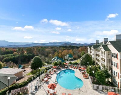 2BR Suite w/ Living Area & Kitchen – Sunrise Ridge Resort