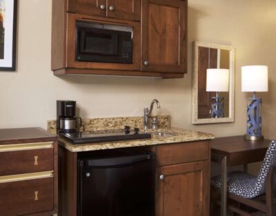 Cozy Studio w/ Kitchenette & Fireplace – Sunrise Lodge Park City