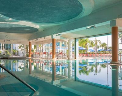 1BR Suite w/ Full Kitchen, Washer/Dryer & Balcony – BG The Fountains Resort