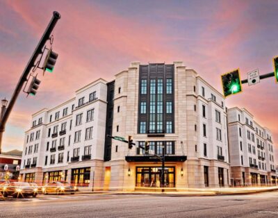 1BR Luxury City Suite w/ Chef Kitchen & Spa Bathroom – Liberty Place Charleston