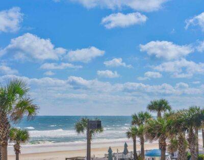 Studio Suite w/ Full Kitchen & Balcony – The Cove on Ormond Beach