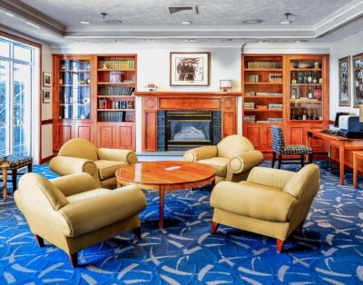 1BR Condo w/ Partial Kitchen, Balcony & Sofa Bed – Varsity Club South Bend