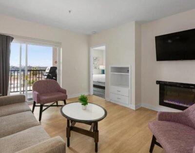 Coastal 1BR Suite Near Harbor w/ Kitchenette | WorldMark Oceanside Harbor