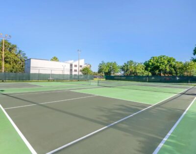 1BR Suite w/ Full Kitchen & Patio – Orbit One Vacation Villas