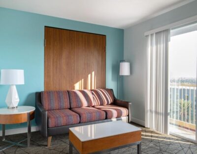 Family 1BR Suite Near Disneyland w/ Balcony | WorldMark Anaheim