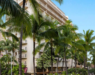 Spacious 1-Bedroom Suite with Kitchen & Balcony – Wynd Waikiki Beach Walk