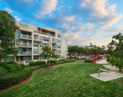 Comfortable 2BR Stay | Resort Amenities, WiFi – Monarch at Sea Pines