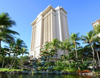 Beachside 1BR | Pool, Balcony, Scenic Views – Kalia Suites