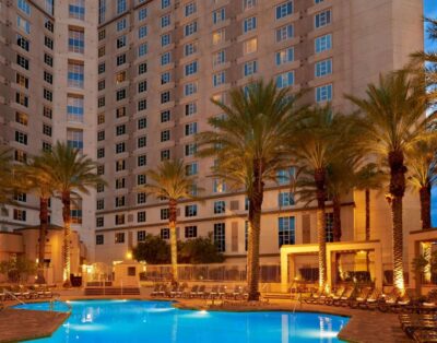 Cozy 1BR Suite | Lake View, Pool, WiFi – Paradise