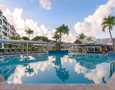 Royal Palm 2BR | Pool View, WiFi, Kitchen