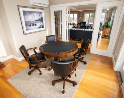 Luxury 3-Bedroom condo – Sleeps 8 w/ Balcony & Fireplace at 84 Main