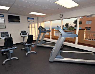 Elegant 2-Bedroom Suite with Kitchen & Balcony – Wynd Royal Vista