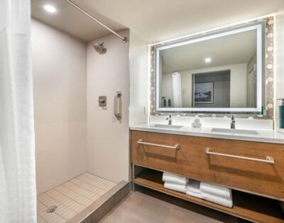 2-Bedroom Suite w/ King Beds & Wet Bar – Tahoe Seasons, A Hilton Vacation Club