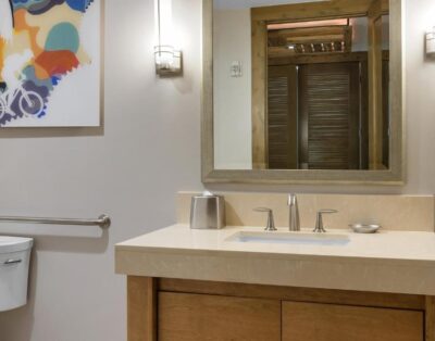 Cozy Studio w/ Fireplace & Kitchen – Wynd Resort at Avon