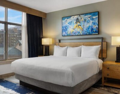 Spacious 2-Bedroom Suite w/ Fireplace – Wynd Resort at Avon