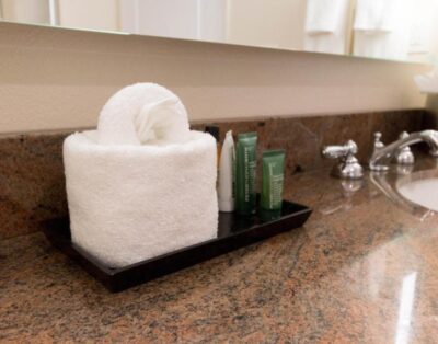 Spacious 1-Bedroom Island Villa w/ Full Kitchen – Polynesian Isles