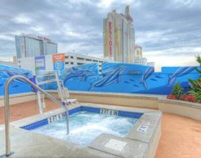 Spacious 2-Bedroom Suite with Full Kitchen & Balcony – Wynd Skyline Tower