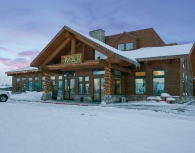 Cozy 1-Bedroom Suite – Sleeps 4 w/ Full Kitchen & Balcony at WorldMark West Yellowstone