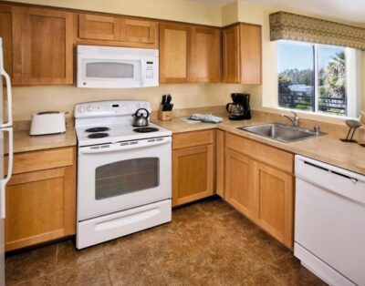 Stylish 1-Bedroom Suite Near Downtown w/ Full Kitchen – WorldMark San Diego – Mission Valley