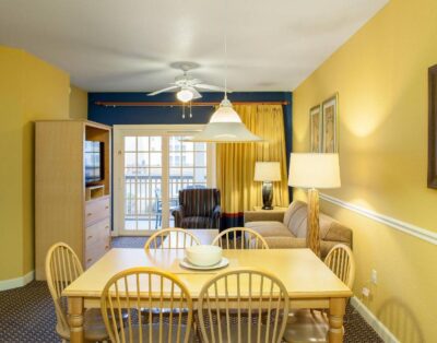 2BR King Suite w/ Full Kitchen –  Wyn Harbour Lights