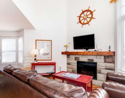 Spacious 4BR Family Cabin with Resort Comfort | Stormy Point Village