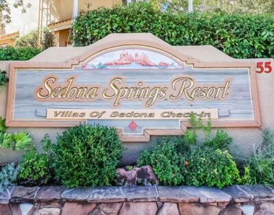 2BR Loft Suite w/ Fireplace, Balcony & Full Kitchen – Sedona Springs Resort