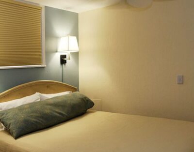 2BR Ocean View Suite w/ Full Kitchen & Balcony – Sea Club IV