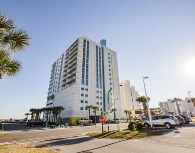 1BR Oceanfront Suite w/ Balcony, Jetted Tub & Washer/Dryer – Seaside Resort