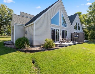 Spacious 2BR Loft Cabin with Nature Views | The Village at Izatys