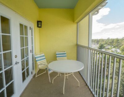 2BR Family Suite w/ Full Kitchen & Balcony – Barefoot Suites