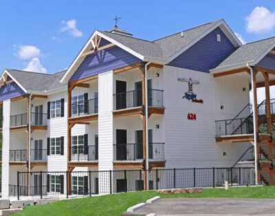 Cozy 1BR Lakeside Cabin with Scenic Water Views | Stormy Point Lakeside